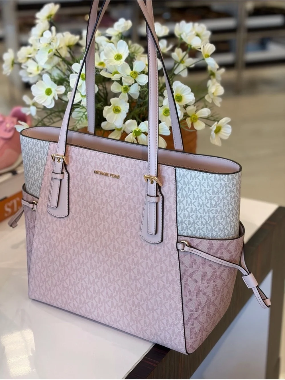 Michael Kors mk signature
